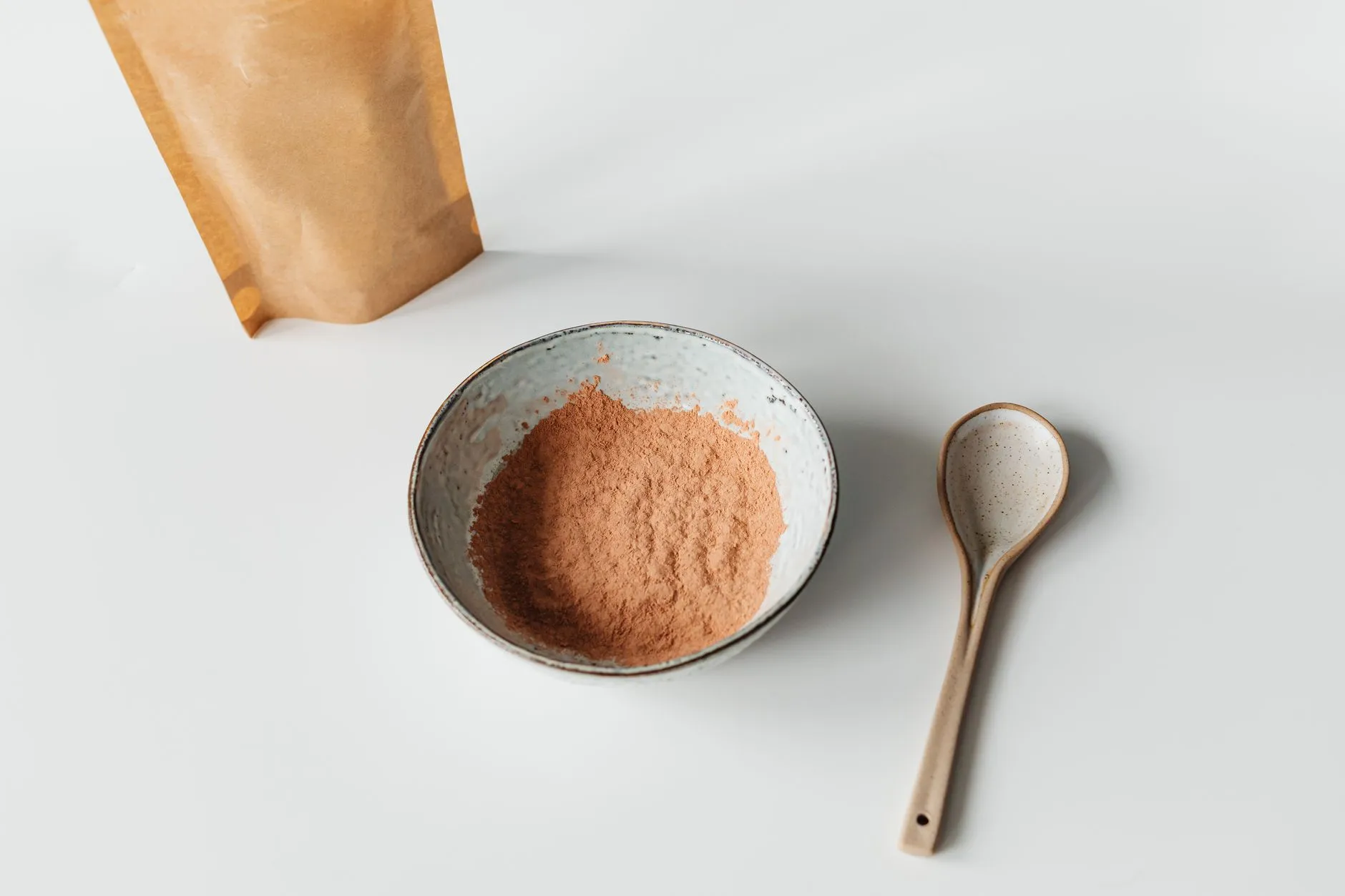 邢台老焦商贸解析：一次性纸杯与纸碗的食品级材质与耐温工艺对比正文配图 2